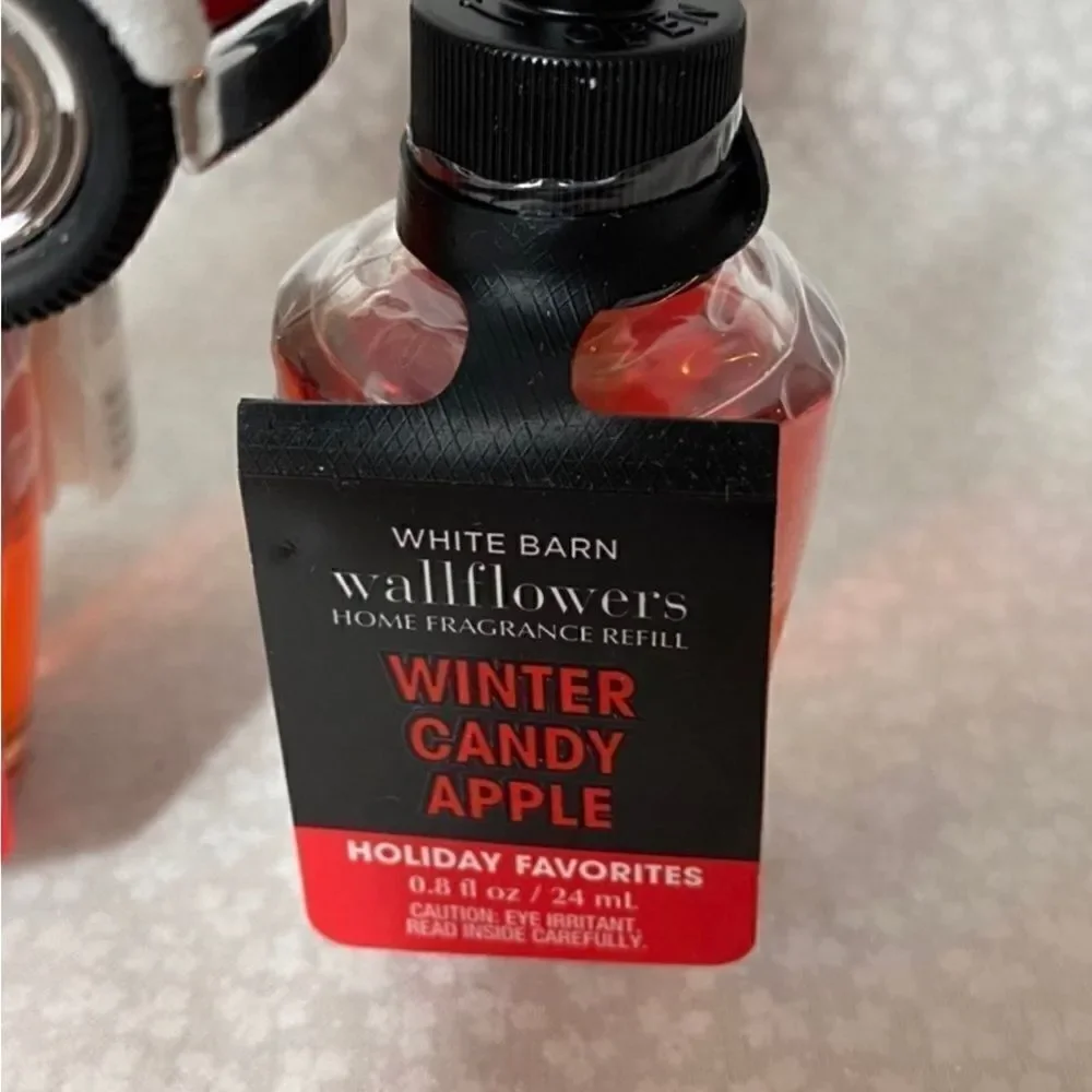 Bath and Body Works Christmas Car Wallflower and 2 Refills